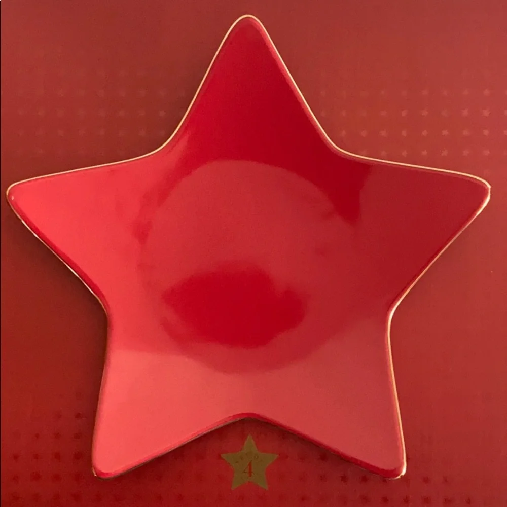 Williams Sonoma Porcelain Star Dessert Plates